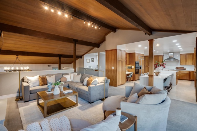 13 Kemp Ct, Alamo CA: https://media.crmls.org/mediaz/3c57c380-d6e3-40fc-b65a-d5e0a897a45c.jpg