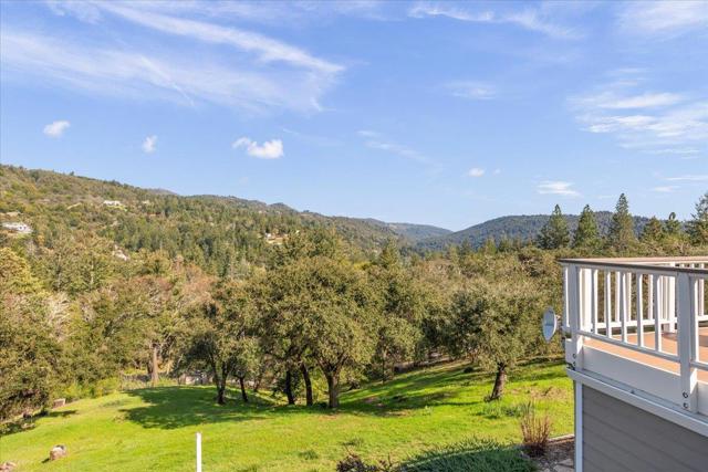 25400 Radonich Road, Los Gatos CA: https://media.crmls.org/mediaz/3c581a20-f21b-4b78-8587-9ec9dc64cc2f.jpg
