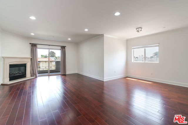 1409 Armacost Avenue, Los Angeles CA: https://media.crmls.org/mediaz/3c58b303-a26c-4009-a686-1792b91b8be1.jpg