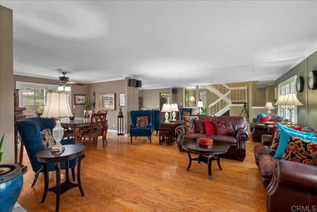 Detail Gallery Image 5 of 23 For 1943 Belmore Ct, El Cajon,  CA 92020 - 5 Beds | 2/1 Baths