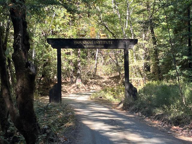 19900 Kings Creek Road, Boulder Creek CA: https://media.crmls.org/mediaz/3c58e7f9-48fa-4cc1-be5d-83cc84db4f1d.jpg