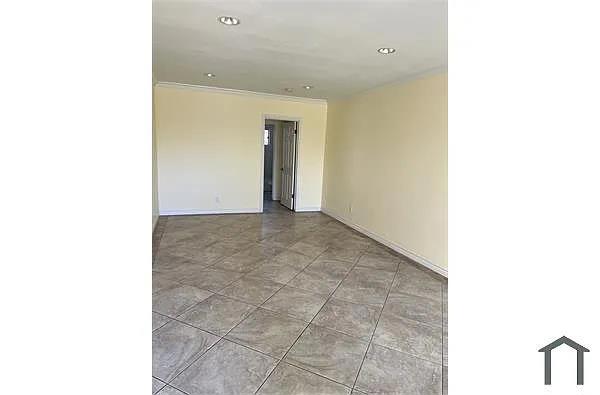 1256 Placentia Avenue, Anaheim CA: https://media.crmls.org/mediaz/3c5a33b1-da13-4539-b390-0fb1faf54021.jpg