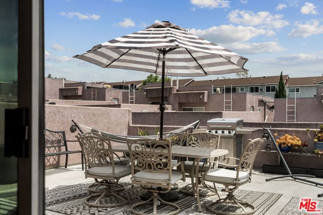 10249 Tujunga Canyon Boulevard, Tujunga CA: https://media.crmls.org/mediaz/3c5b2c58-3a5b-4eed-a36a-1e744c90b203.jpg