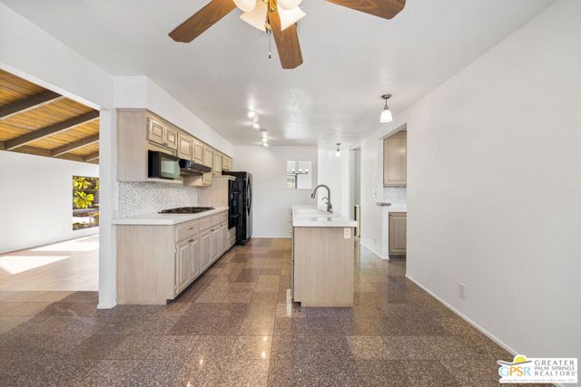 Image 18 of 47 For 71751 Magnesia Falls Drive