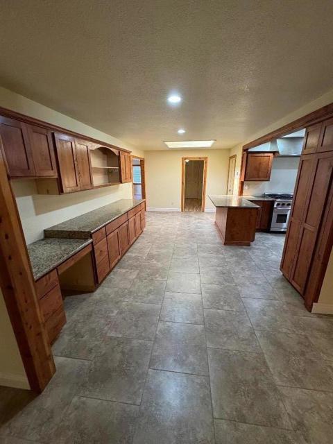 36176 Mile End Road, Soledad CA: https://media.crmls.org/mediaz/3c5bcc45-feaf-4b96-b9da-72dc82ad6e86.jpg