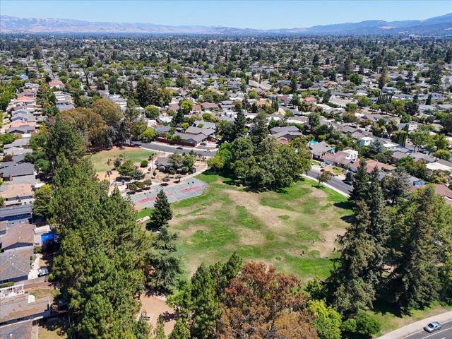 2286 Weston Drive, San Jose CA: https://media.crmls.org/mediaz/3c5cd891-9c25-48c9-8883-a22f2fa05ce3.jpg