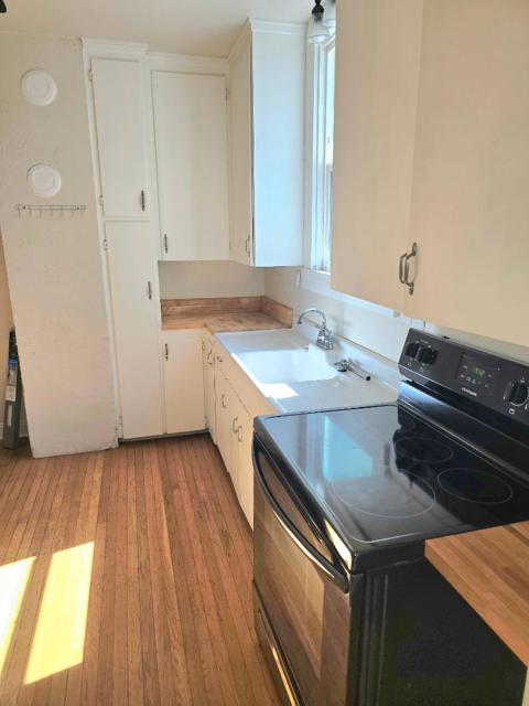 129 Broadway, Jackson CA: https://media.crmls.org/mediaz/3c5d4b10-b73c-4940-b456-41a7d87466ce.jpg
