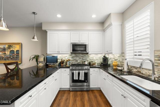 Detail Gallery Image 3 of 46 For 3729 Islander Walk, Oxnard,  CA 93035 - 4 Beds | 3/1 Baths