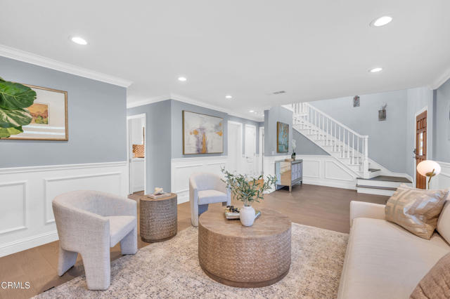 320 Starlane Drive, La Canada Flintridge CA: https://media.crmls.org/mediaz/3c6031f9-0297-4b2d-adf4-a90a6dae322b.jpg