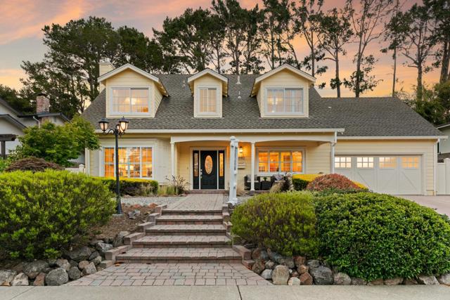 2982 Arguello Drive, Burlingame CA: https://media.crmls.org/mediaz/3c606805-7c42-4b00-a93b-93293864b730.jpg