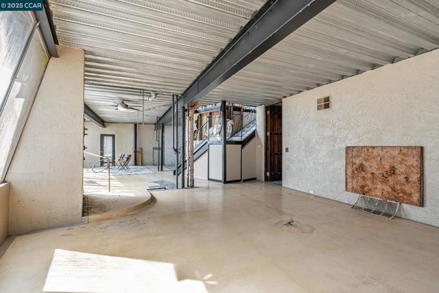 841 Ocean Ave, Richmond CA: https://media.crmls.org/mediaz/3c608e00-d7cf-4963-b68e-ab075fd097a5.jpg