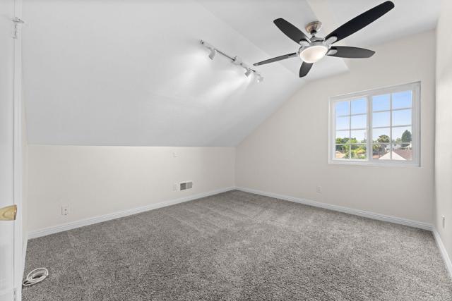 Detail Gallery Image 35 of 57 For 939 Chablis Ln, Vista,  CA 92083 - 4 Beds | 3 Baths