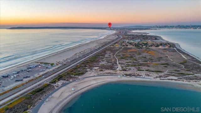 1830 Avenida Del Mundo, Coronado CA: https://media.crmls.org/mediaz/3c611033-dd4d-4895-8a5f-faf271c05548.jpg