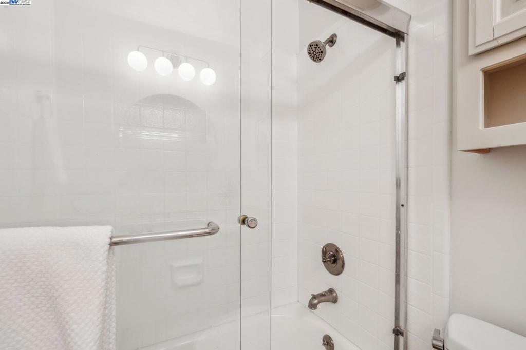 https://media.crmls.org/mediaz/3c612769-6be7-4fe4-9cd7-edc260a24f1e.jpg?preset=X-Large
