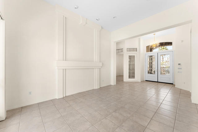 37159 Turnberry Isle Drive, Palm Desert CA: https://media.crmls.org/mediaz/3c6182ca-ba3f-4512-91f9-09f9005af00f.jpg