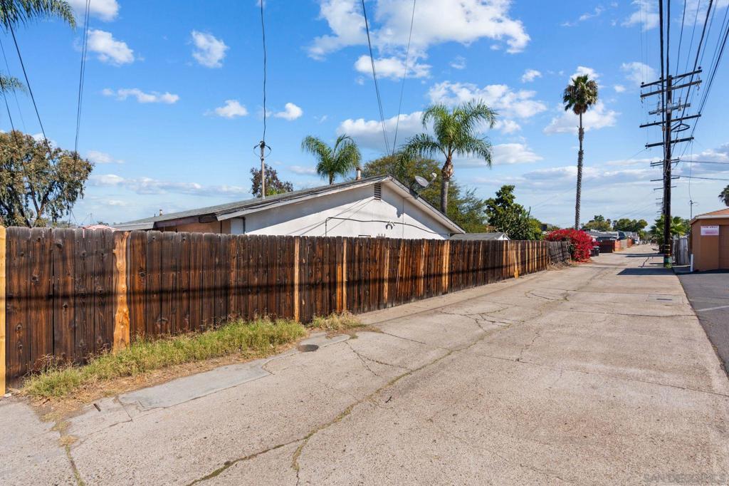 MLS #250042856SD image #43