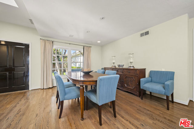 2740 N Deep Canyon Drive, Beverly Hills CA: https://media.crmls.org/mediaz/3c61bbd4-e797-49b0-9cbd-000a9b91c89c.jpg