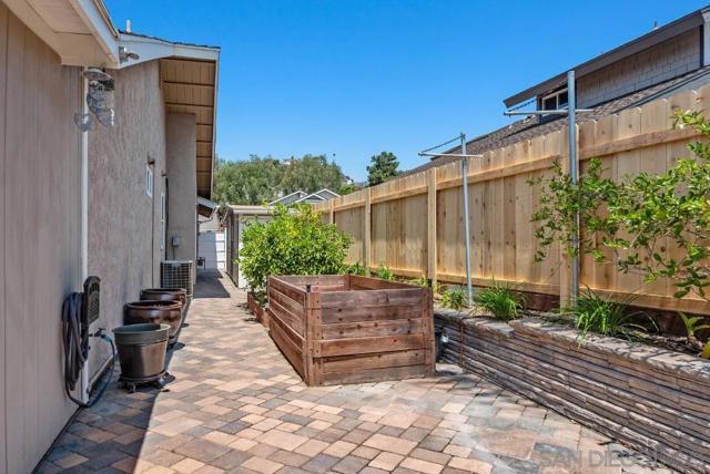 13874 Amber Sky Ln, San Diego CA: https://media.crmls.org/mediaz/3c61d48d-f3af-4dd7-bf37-a79e11263231.jpg