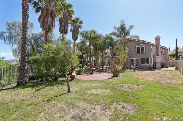 25 Villa Roma, Lake Elsinore CA: https://media.crmls.org/mediaz/3c620efa-519f-4dad-8ca5-f00266c965fd.jpg