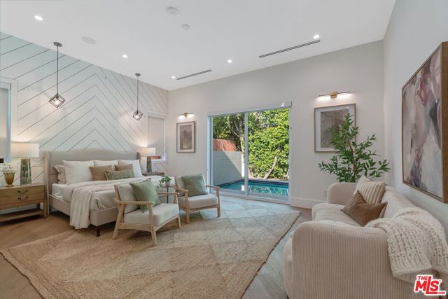 5522 Buffalo Avenue, Sherman Oaks CA: https://media.crmls.org/mediaz/3c632641-7839-4ffd-b7c5-c8917c19d3a0.jpg