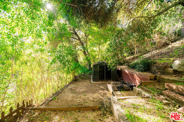 2388 Kimridge Road photo 47
