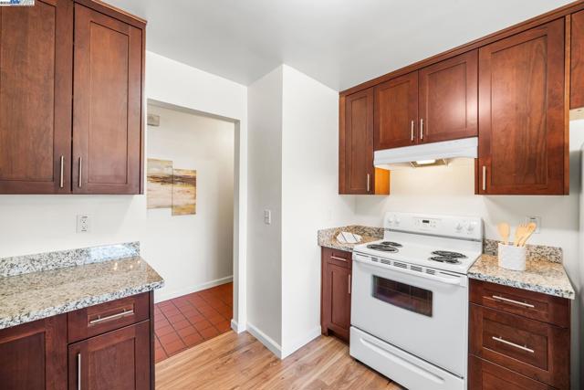 Image 3 of 25 For 210 Santa Clara Ave