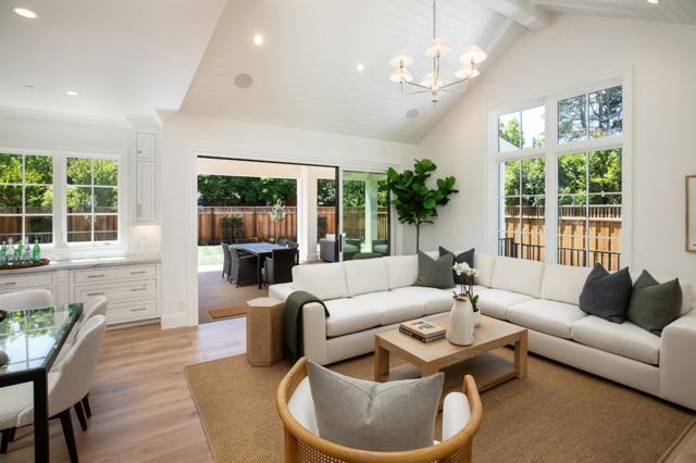 1310 Bay Laurel Drive, Menlo Park CA: https://media.crmls.org/mediaz/3c649bbd-2c83-4b75-8e11-13bff98e715c.jpg