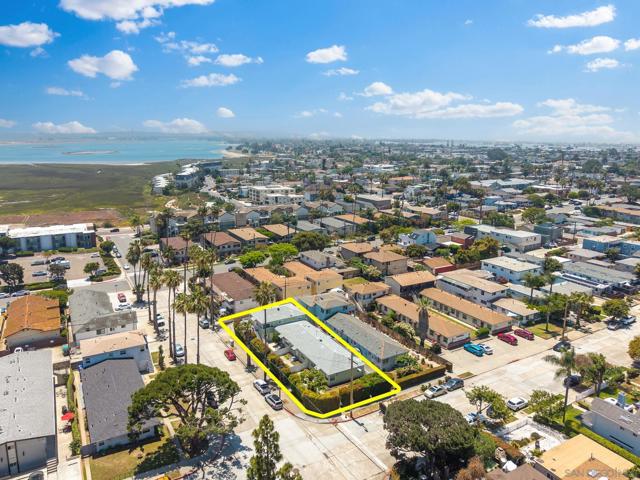 2073 79 Reed Ave, San Diego CA: https://media.crmls.org/mediaz/3c64e2be-7ca0-4a8f-888b-1142b949db64.jpg