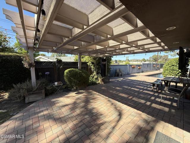 2340 Aldrich Circle, Thousand Oaks CA: https://media.crmls.org/mediaz/3c64e342-1aef-4b9e-b780-2889daf7e621.jpg