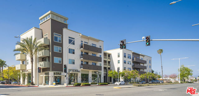 552 E Carson Street, Carson CA: https://media.crmls.org/mediaz/3c64f98b-1d1c-4eba-8f85-4f3ce0ae9de5.jpg
