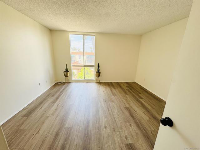 6455 La Jolla Blvd, La Jolla CA: https://media.crmls.org/mediaz/3c656834-1f93-4ead-b380-9d2fafc315a2.jpg