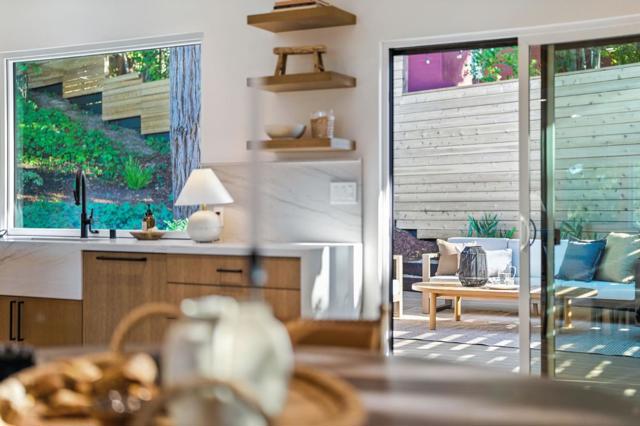 633 Manzanita Avenue, Corte Madera CA: https://media.crmls.org/mediaz/3c663843-6b3f-4c9a-ba0b-5d4344beb68d.jpg