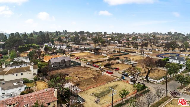 764 Iliff Street, Pacific Palisades CA: https://media.crmls.org/mediaz/3c66b90e-194b-4cf7-96da-3e5a15b9494b.jpg