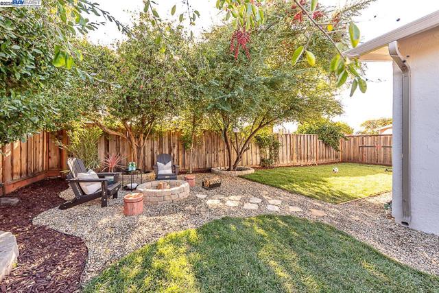 41327 Erma Ave, Fremont CA: https://media.crmls.org/mediaz/3c66c6e2-a029-4ea9-9759-ee60dd570f31.jpg
