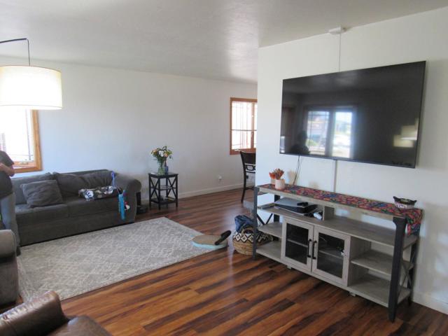 3038 King Circle, Marina CA: https://media.crmls.org/mediaz/3c675980-0db1-455d-8873-31fc4b485d97.jpg