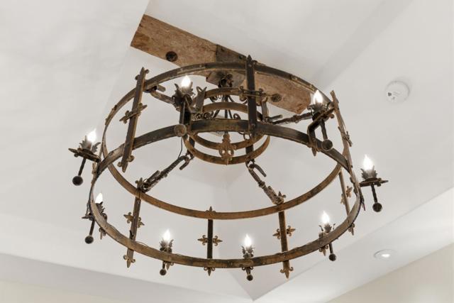 1353 Edgewood Road, Redwood City CA: https://media.crmls.org/mediaz/3c6789e8-649a-4751-b1e4-229535d07e9b.jpg