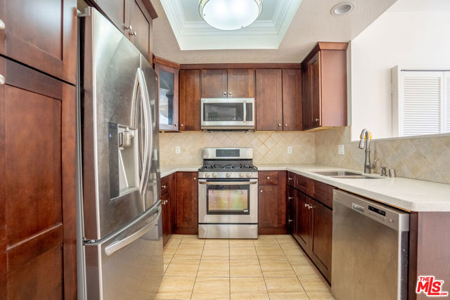 601 North KENWOOD Street, 303 photo 6