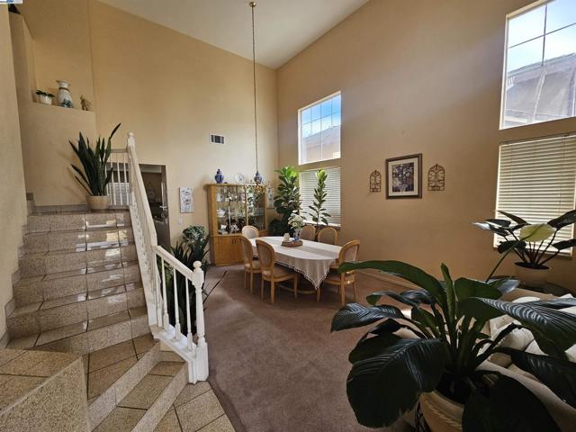 13440 Forestwood Way, Lathrop CA: https://media.crmls.org/mediaz/3c67b61a-a621-4db6-819f-25a05d245b3f.jpg