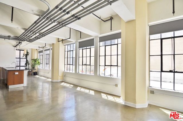 746 S Los Angeles Street, Los Angeles CA: https://media.crmls.org/mediaz/3c688ba2-4dac-4a7f-a70f-ae9bb95d4cb0.jpg