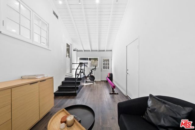 3443 Mandeville Canyon Road, Los Angeles CA: https://media.crmls.org/mediaz/3c693baf-bd5c-473b-b432-2e9ba4be7047.jpg