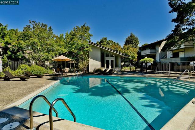 1411 Marchbanks Dr, Walnut Creek CA: https://media.crmls.org/mediaz/3c695667-575e-40a3-b27c-5a3587adb7d3.jpg