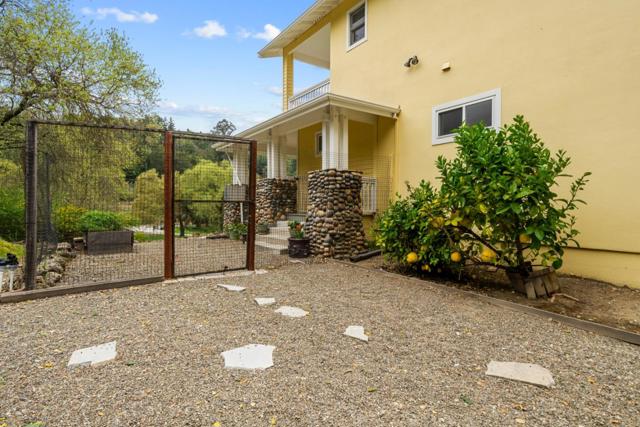 18101 Idylwild Road, Los Gatos CA: https://media.crmls.org/mediaz/3c69de53-da6a-438e-b8ad-436959cc0a0c.jpg