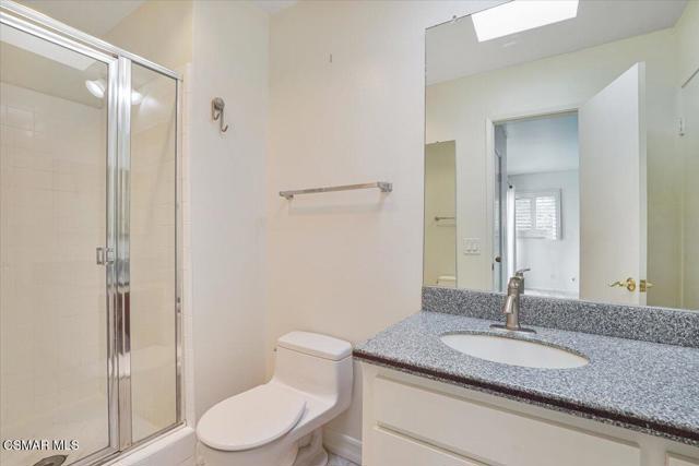 17842 Magnolia Boulevard, Encino CA: https://media.crmls.org/mediaz/3c6a3b17-4837-49f0-bd46-01029e263d7a.jpg