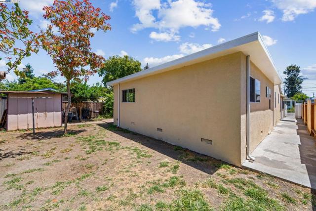 16829 Daryl Avenue, San Lorenzo CA: https://media.crmls.org/mediaz/3c6b4766-9ab6-46c2-8efc-43180b5aeaf3.jpg