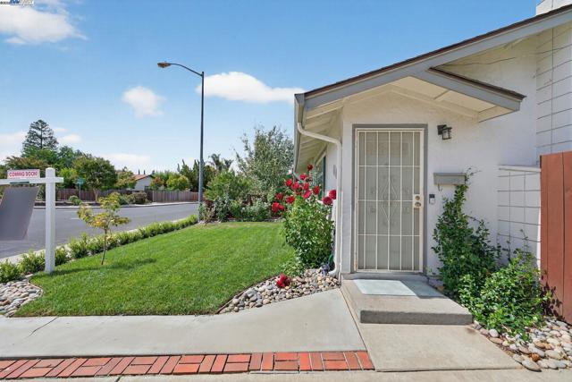 1810 Peary Way, Livermore CA: https://media.crmls.org/mediaz/3c6bcfd0-683e-4c10-a6c8-151c7b29f1f6.jpg