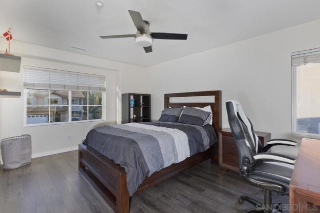 1889 Autumn Ln, Vista CA: https://media.crmls.org/mediaz/3c6c1216-7258-4a10-af35-9ac9cfa79d6d.jpg