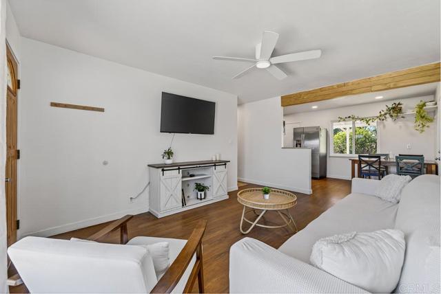 Detail Gallery Image 6 of 34 For 1010 San Juan St, Oceanside,  CA 92058 - 3 Beds | 1 Baths