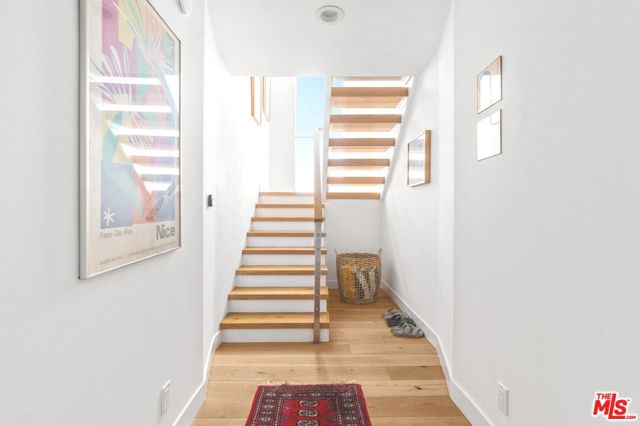 3501 Esplanade, Marina del Rey CA: https://media.crmls.org/mediaz/3c6d15e3-5354-426a-8f30-a27cf037f6ff.jpg