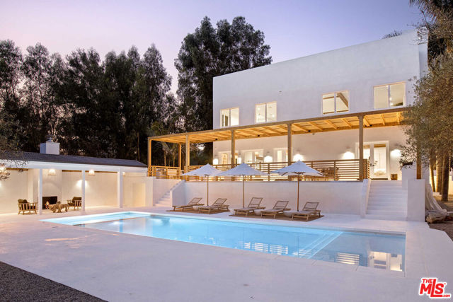 27405 Pacific Coast Highway, Malibu CA: https://media.crmls.org/mediaz/3c6ddc4e-5c18-4945-aae3-92e378c4ee5b.jpg
