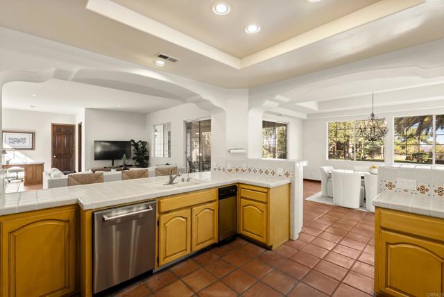 Detail Gallery Image 13 of 54 For 28889 Anderson Ct, Escondido,  CA 92026 - 4 Beds | 4 Baths